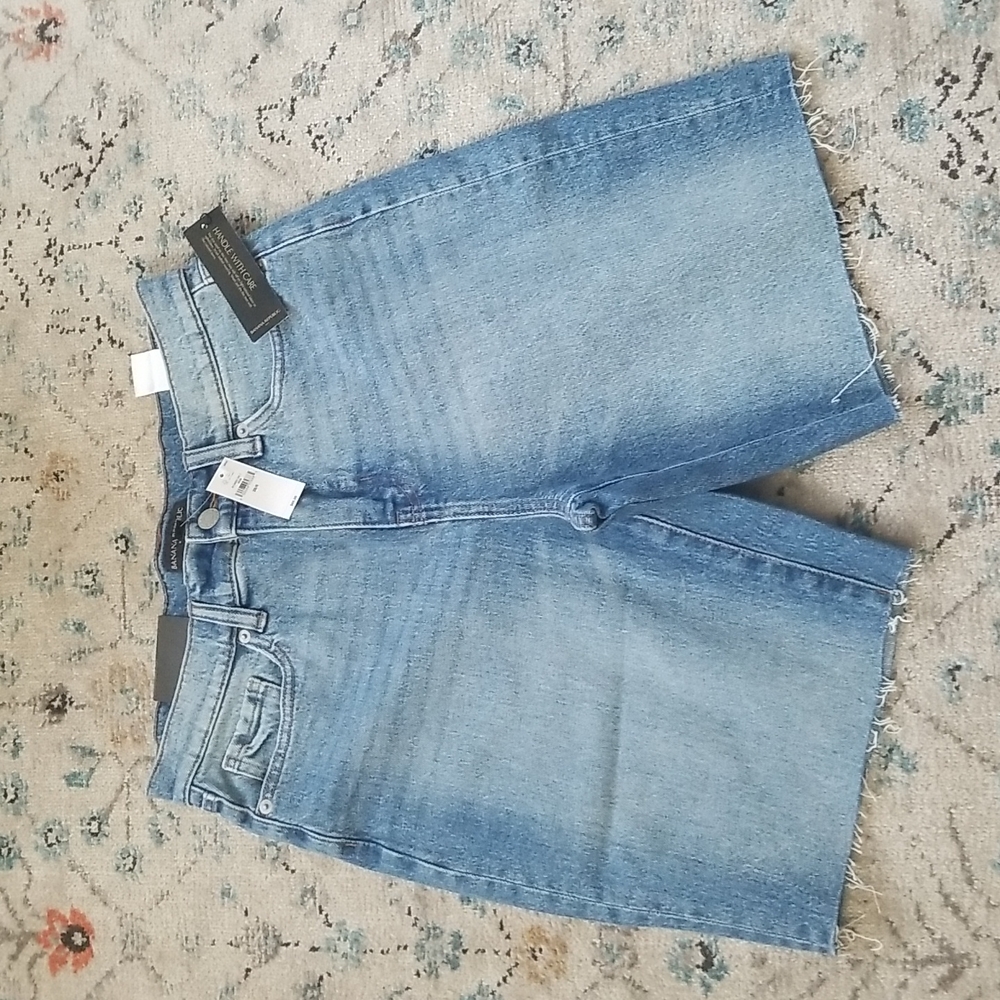 Banana Republic Bermuda Denim shorts NWT 28/6